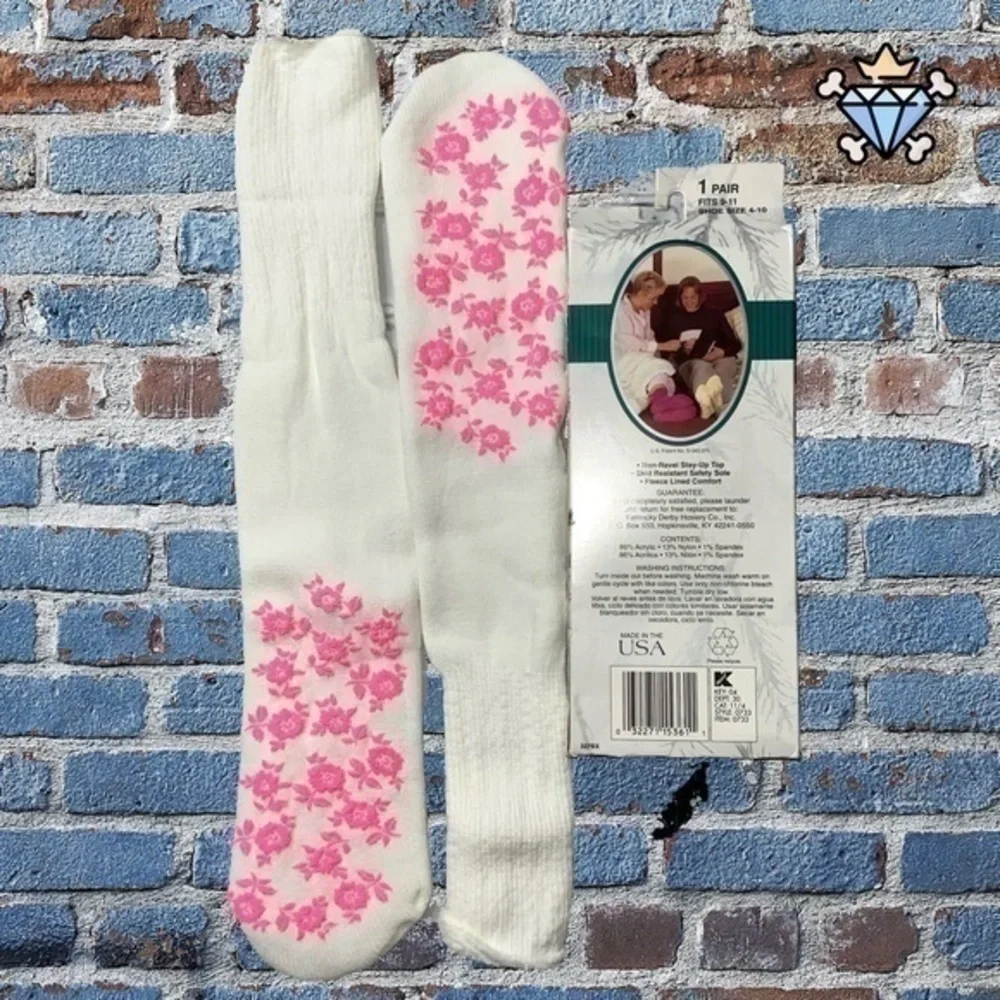 WOMENS LEISURE SOCKS SLIPPER SOCKS 1990S ONE PAIR SHOE SIZE 4-10 LOUNGEW…